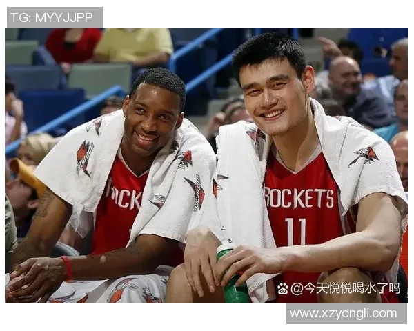 姚明与加索尔的巅峰对决:篮球巨星之间的激情碰撞与技术较量