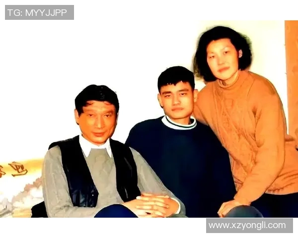姚明的全球篮球之旅与文化探索：从赛场到人心的故事