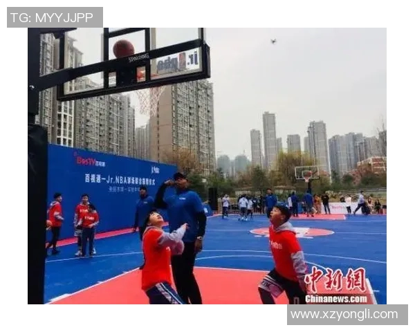 明星篮球场上遭遇意外被扔事件引发热议网友纷纷围观评论不断